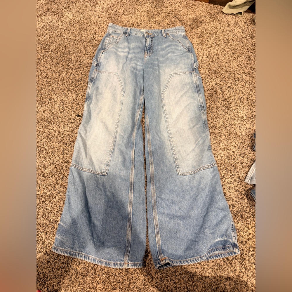 Good American Light Wash Wide-Leg Jeans
